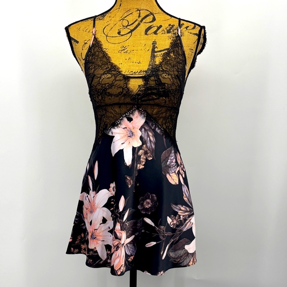Victoria's Secret Other - Victoria's Black Lace Floral Lingerie Size XS
